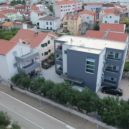 Apartments Dobrenic Vodice Bagian luar foto