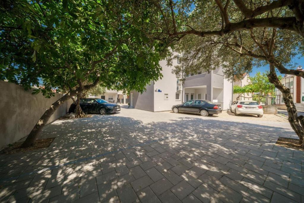 Apartments Dobrenic Vodice Bagian luar foto