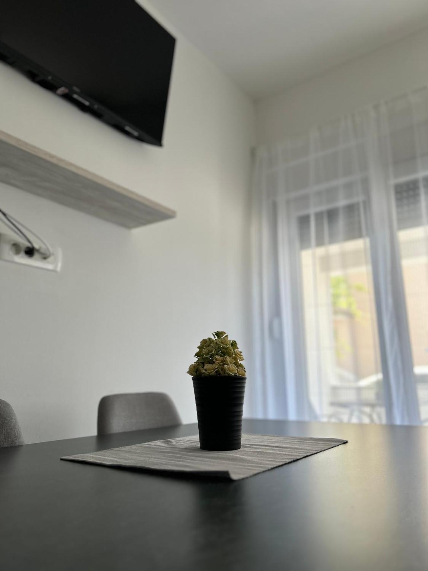 Apartments Dobrenic Vodice Bagian luar foto