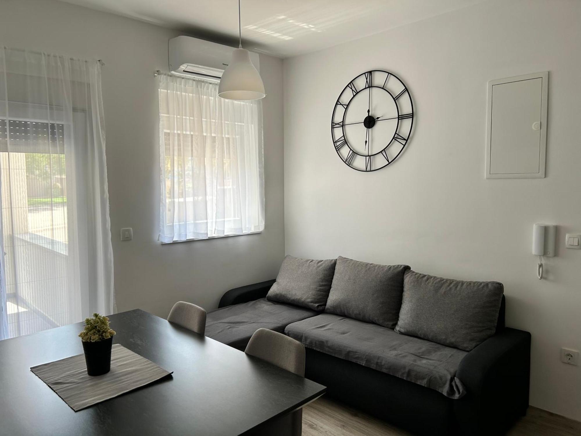 Apartments Dobrenic Vodice Bagian luar foto