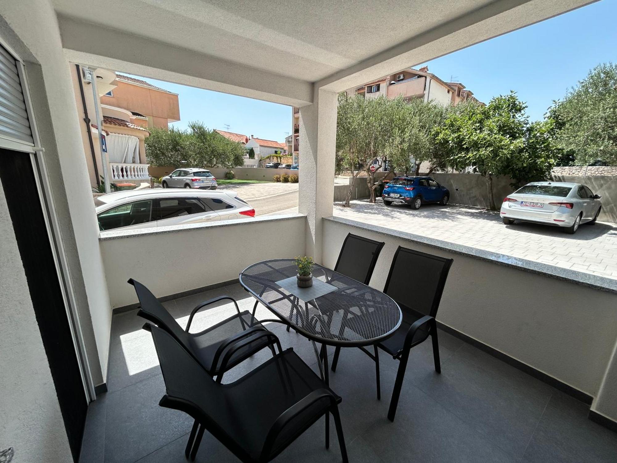Apartments Dobrenic Vodice Bagian luar foto
