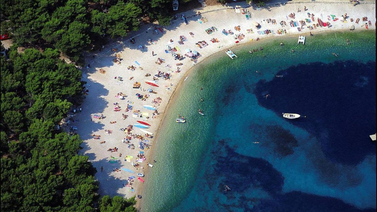 Apartments Dobrenic Vodice Bagian luar foto