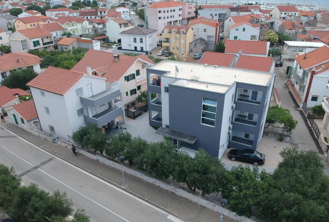 Apartments Dobrenic Vodice Bagian luar foto